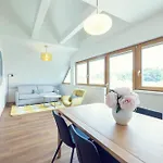 Leonart Living 62 アパート *