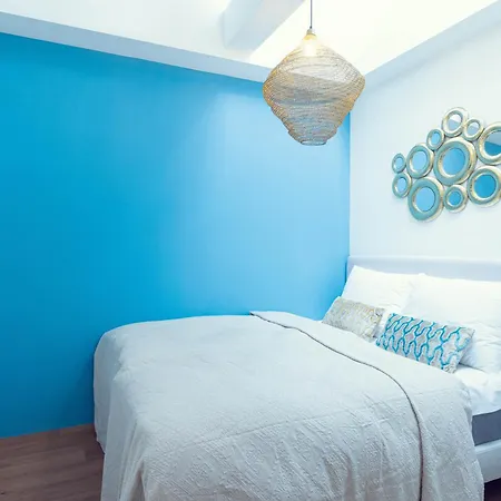 Апартаменты Leonart Living 62 *